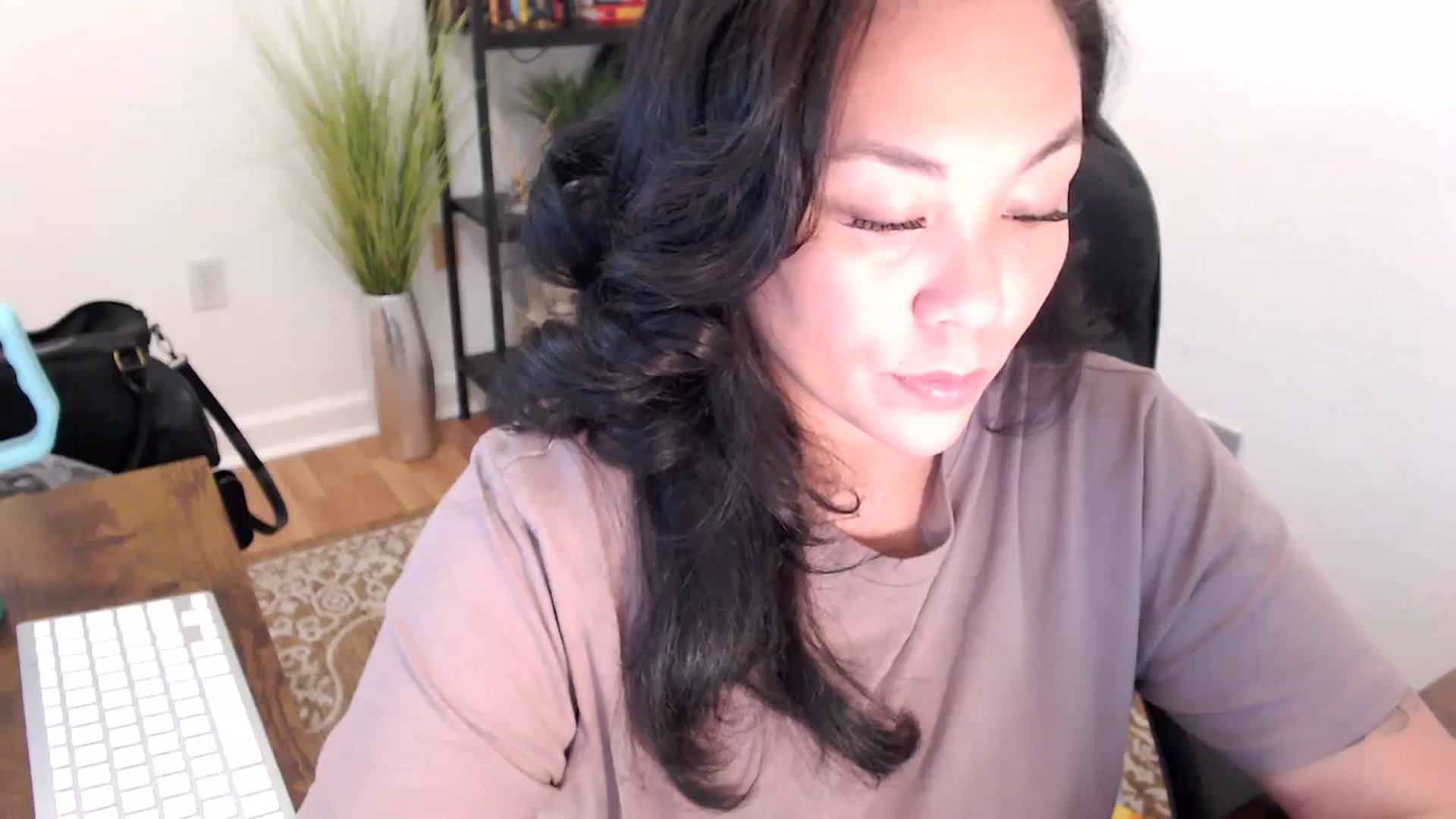 Gallery image thumbnail from MickaylaStar's myfreecams stream on, 05/09/2025, 18:12 image 12 of 20