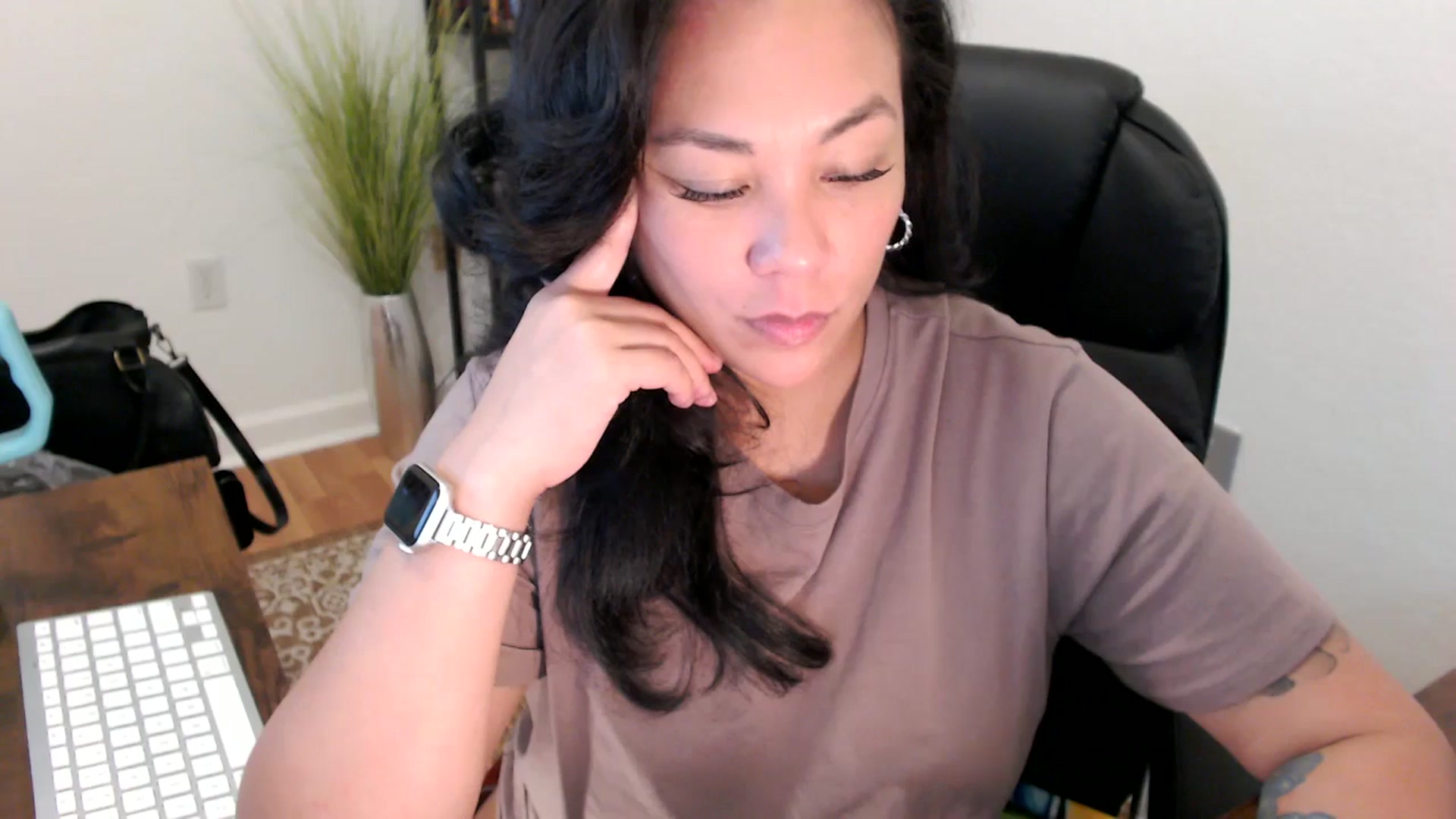 Gallery image thumbnail from MickaylaStar's myfreecams stream on, 05/09/2025, 18:12 image 8 of 20