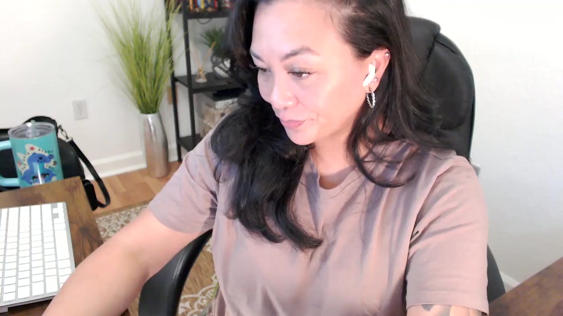 Gallery image thumbnail from MickaylaStar's myfreecams stream on, 05/09/2025, 19:11 image 11 of 20