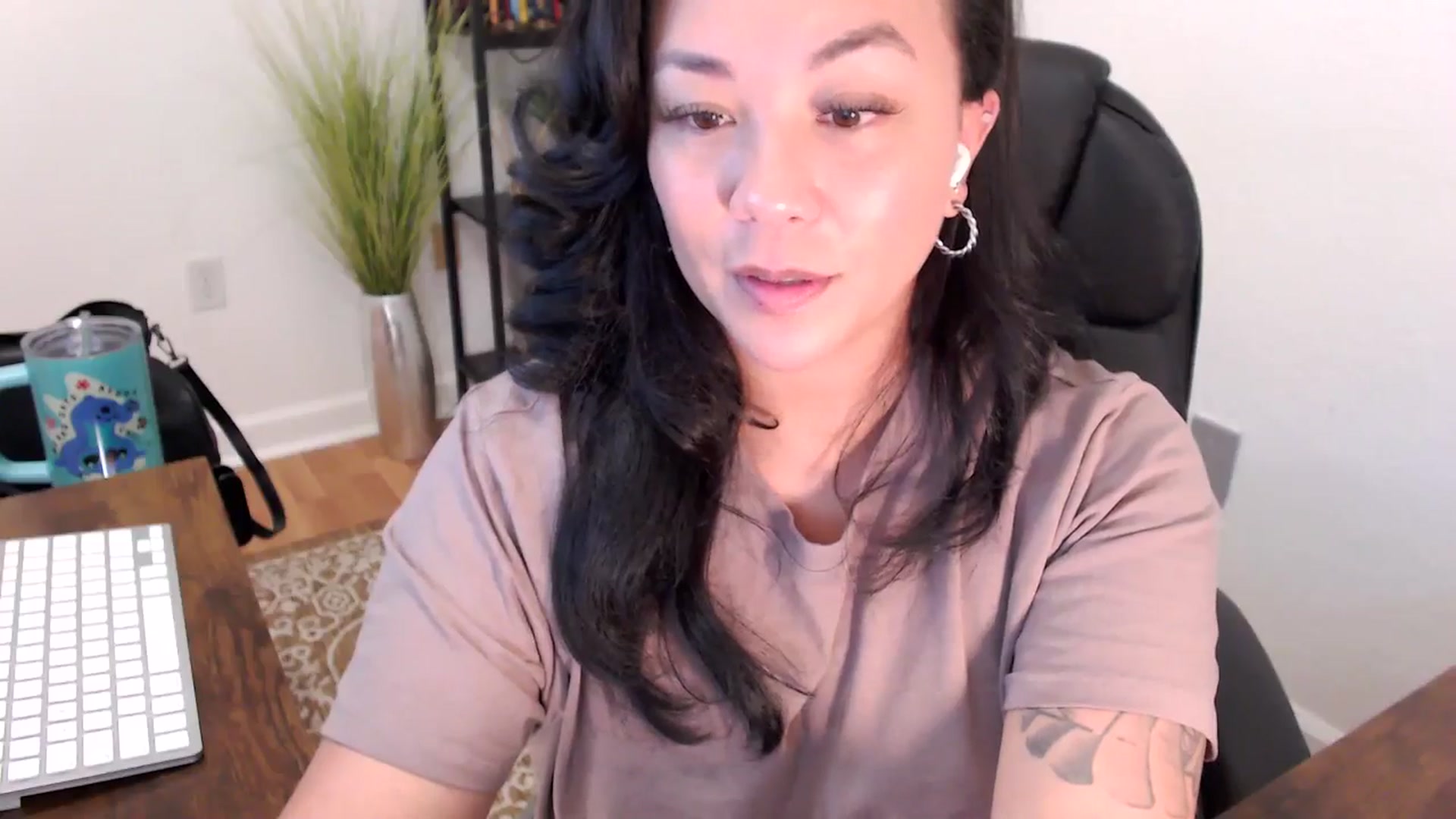 Gallery image thumbnail from MickaylaStar's myfreecams stream on, 05/09/2025, 19:11 image 2 of 20