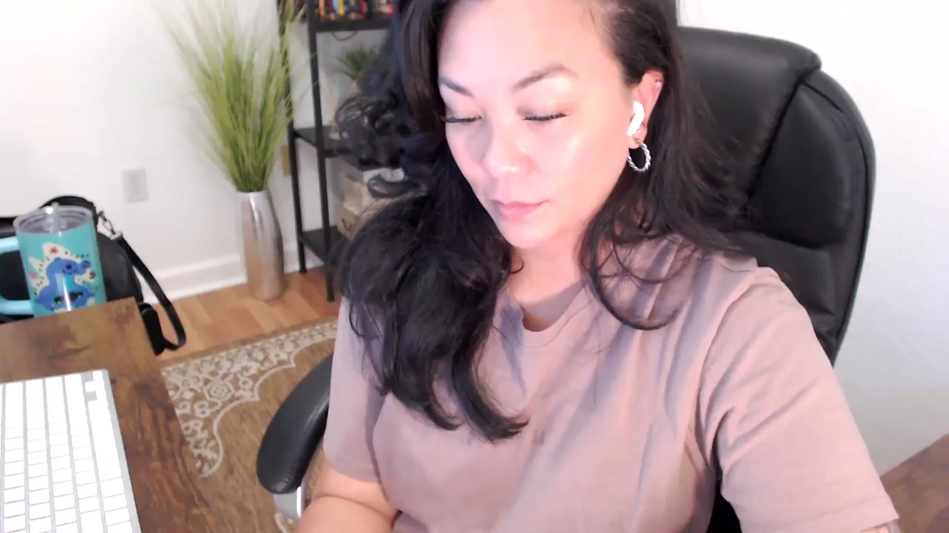 Gallery image thumbnail from MickaylaStar's myfreecams stream on, 05/09/2025, 19:11 image 12 of 20