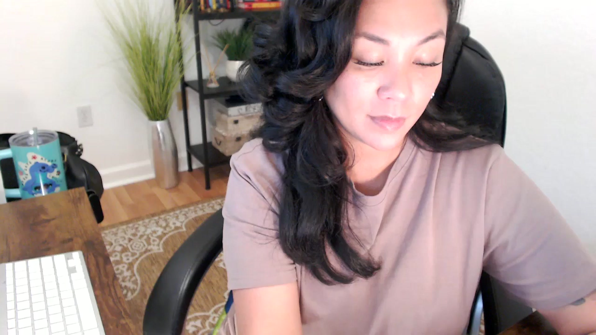 Gallery image thumbnail from MickaylaStar's myfreecams stream on, 05/09/2025, 19:53 image 16 of 20