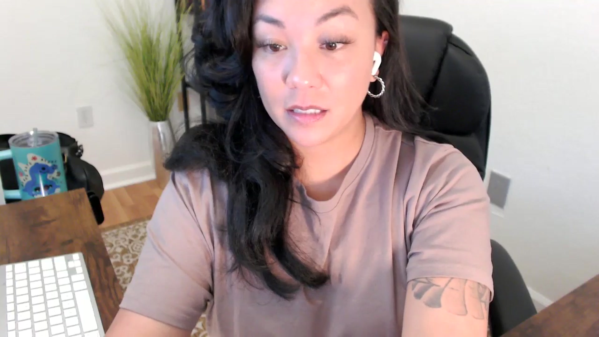 Gallery image thumbnail from MickaylaStar's myfreecams stream on, 05/09/2025, 19:53 image 5 of 20