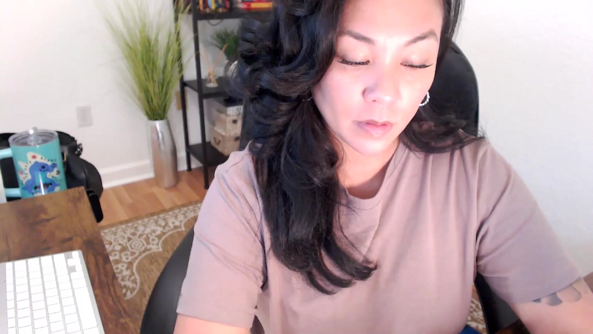 Gallery image thumbnail from MickaylaStar's myfreecams stream on, 05/09/2025, 19:53 image 15 of 20
