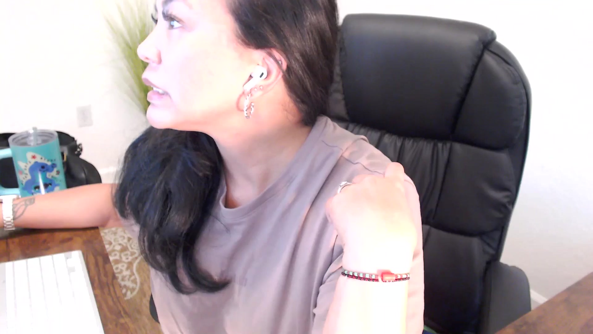 Gallery image thumbnail from MickaylaStar's myfreecams stream on, 05/09/2025, 19:53 image 4 of 20