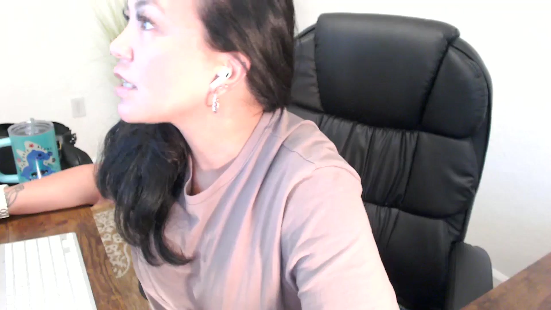 Gallery image thumbnail from MickaylaStar's myfreecams stream on, 05/09/2025, 19:53 image 2 of 20