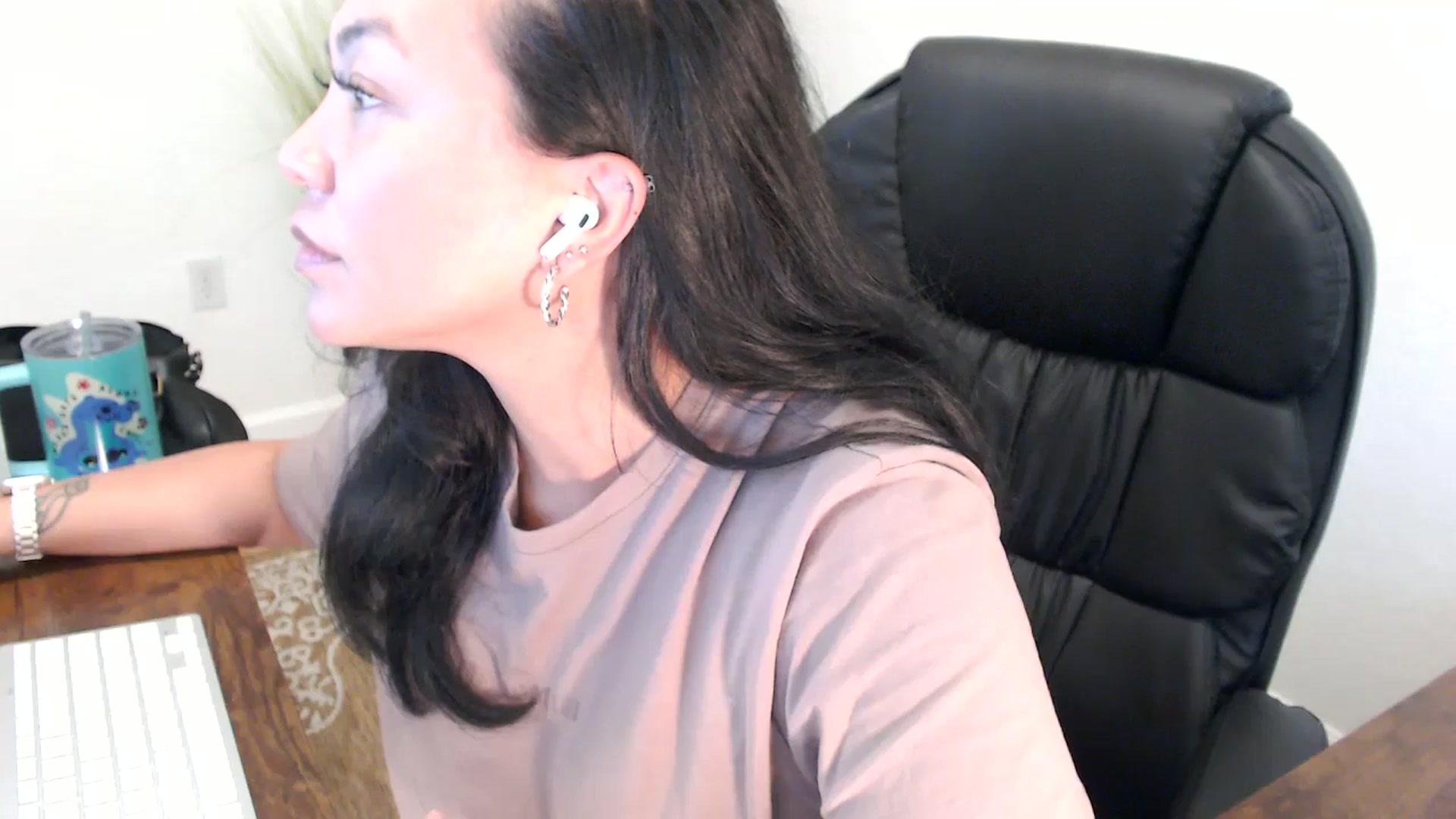 Gallery image thumbnail from MickaylaStar's myfreecams stream on, 05/09/2025, 19:53 image 7 of 20