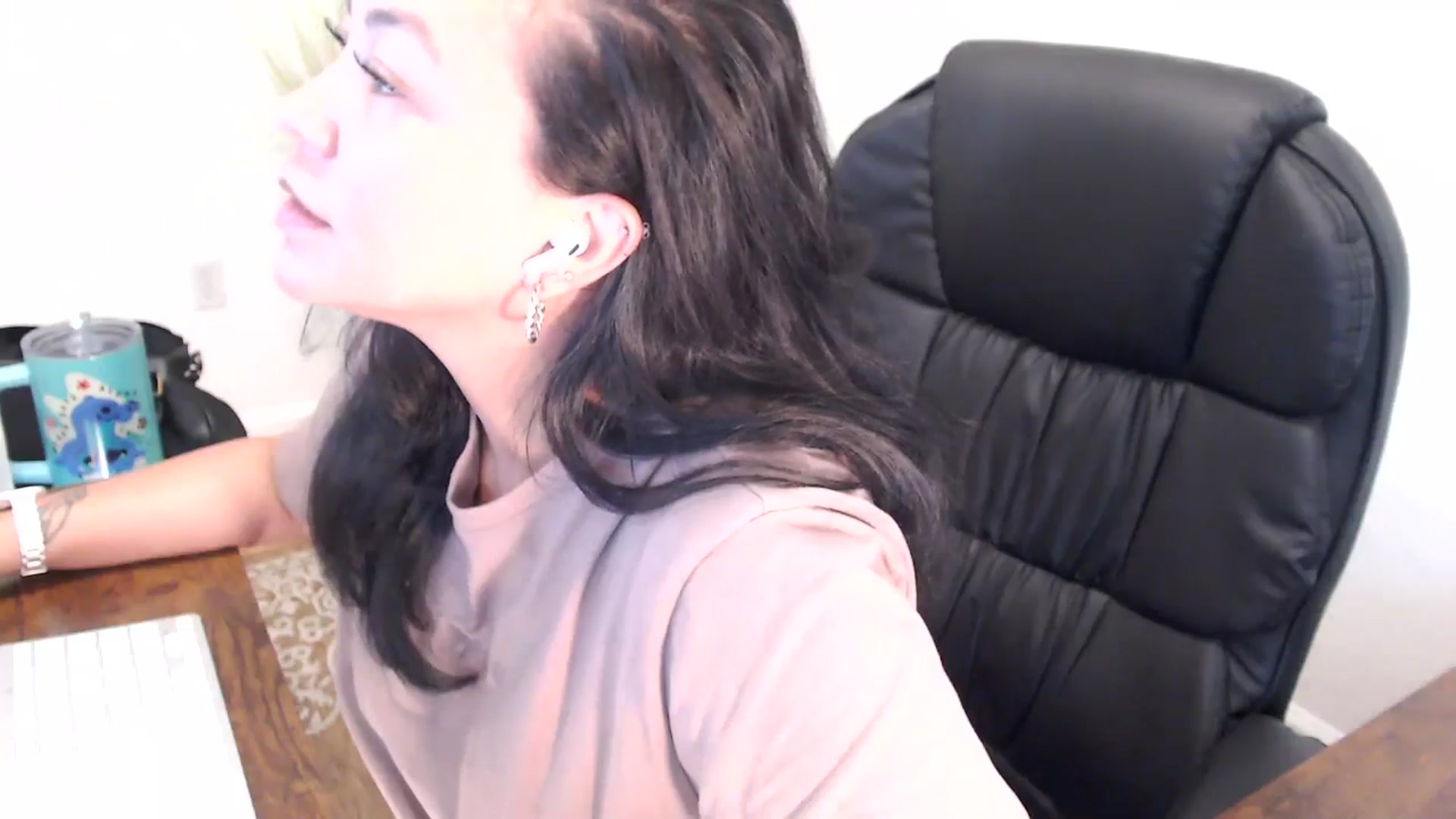 Gallery image thumbnail from MickaylaStar's myfreecams stream on, 05/09/2025, 19:53 image 13 of 20