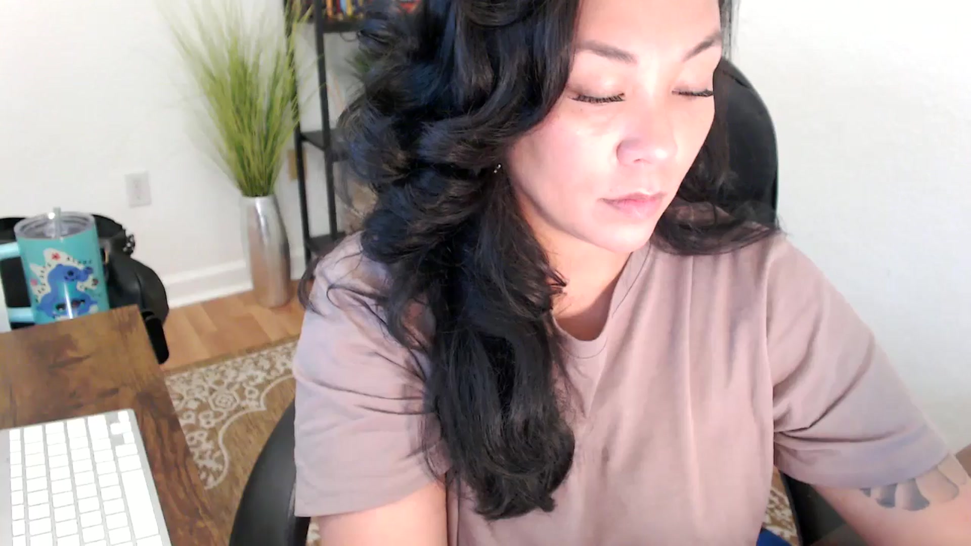 Gallery image thumbnail from MickaylaStar's myfreecams stream on, 05/09/2025, 19:53 image 19 of 20