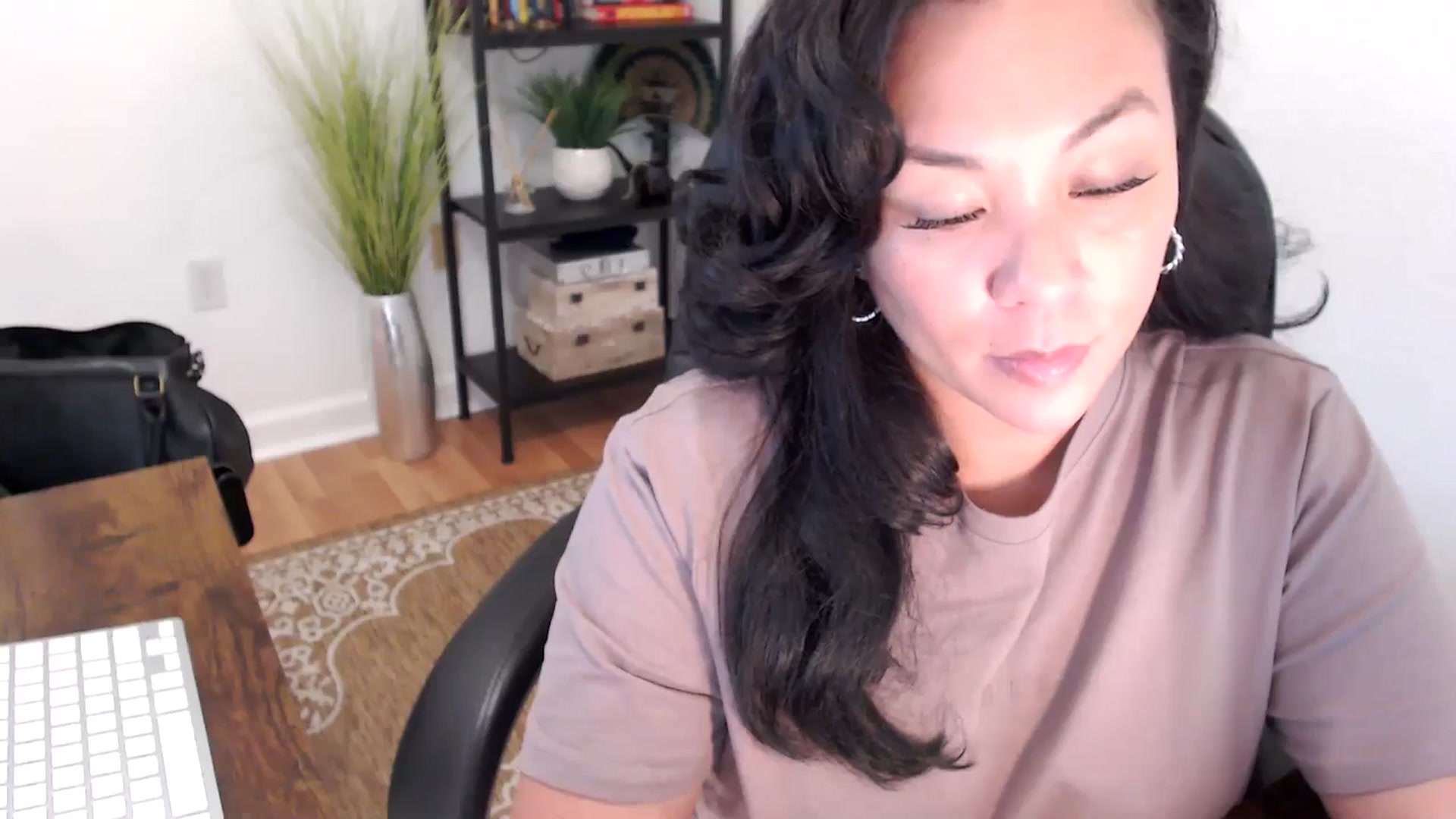 Gallery image thumbnail from MickaylaStar's myfreecams stream on, 05/09/2025, 20:43 image 7 of 20