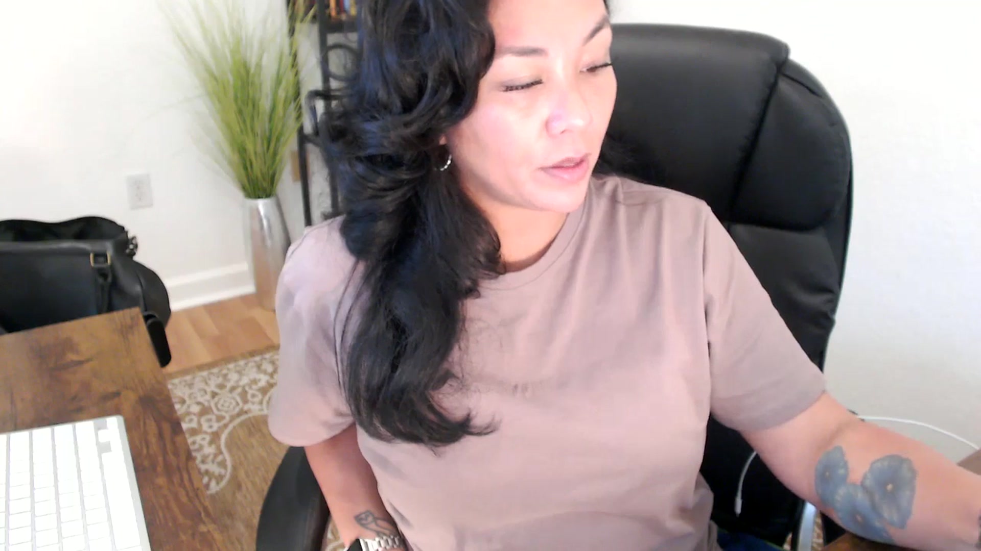 Gallery image thumbnail from MickaylaStar's myfreecams stream on, 05/09/2025, 20:43 image 8 of 20