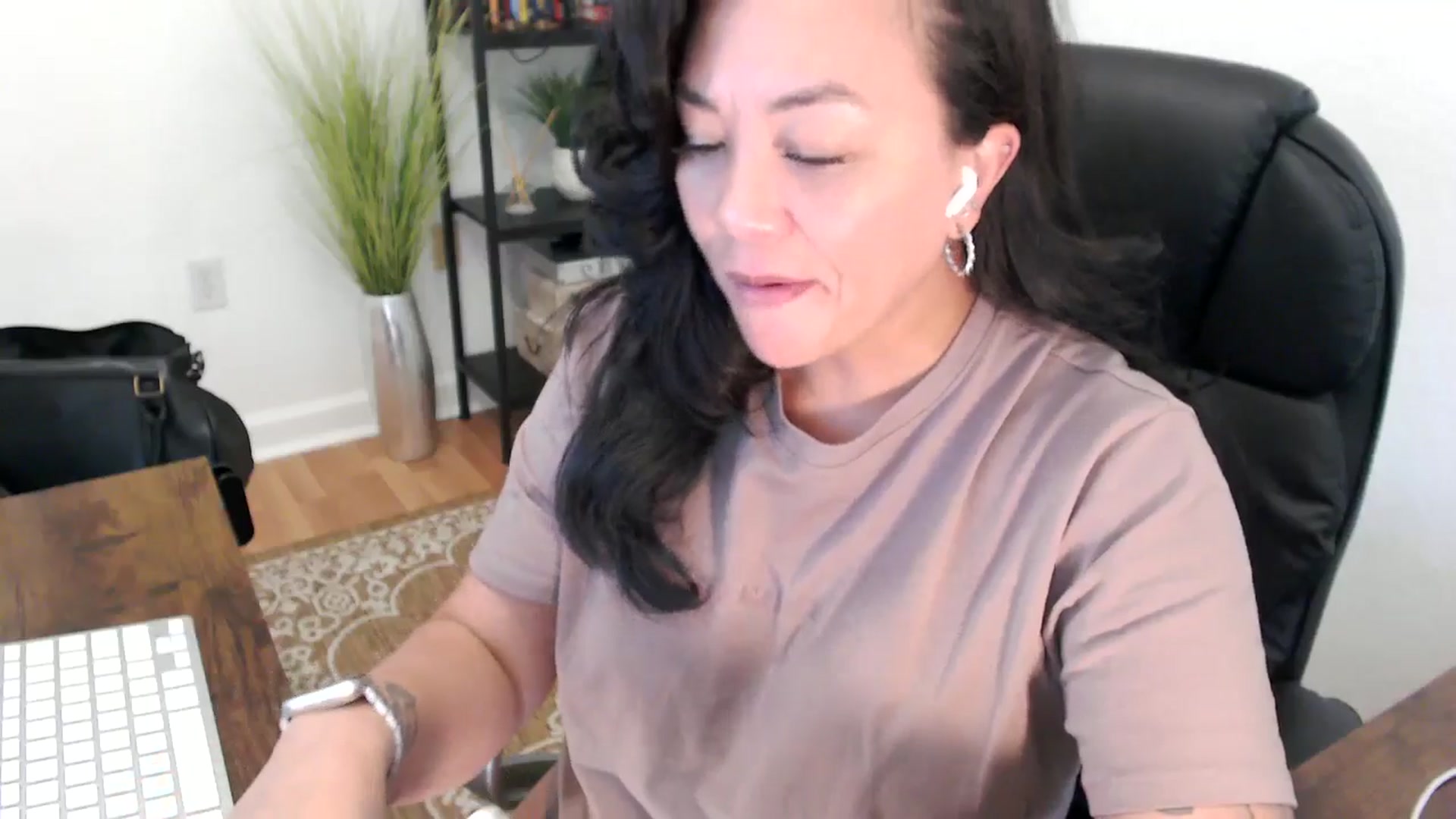 Gallery image thumbnail from MickaylaStar's myfreecams stream on, 05/09/2025, 20:43 image 2 of 20