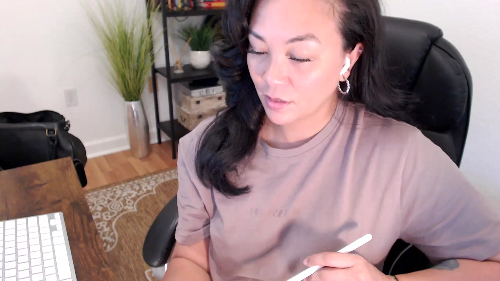 Gallery image thumbnail from MickaylaStar's myfreecams stream on, 05/09/2025, 20:43 image 10 of 20