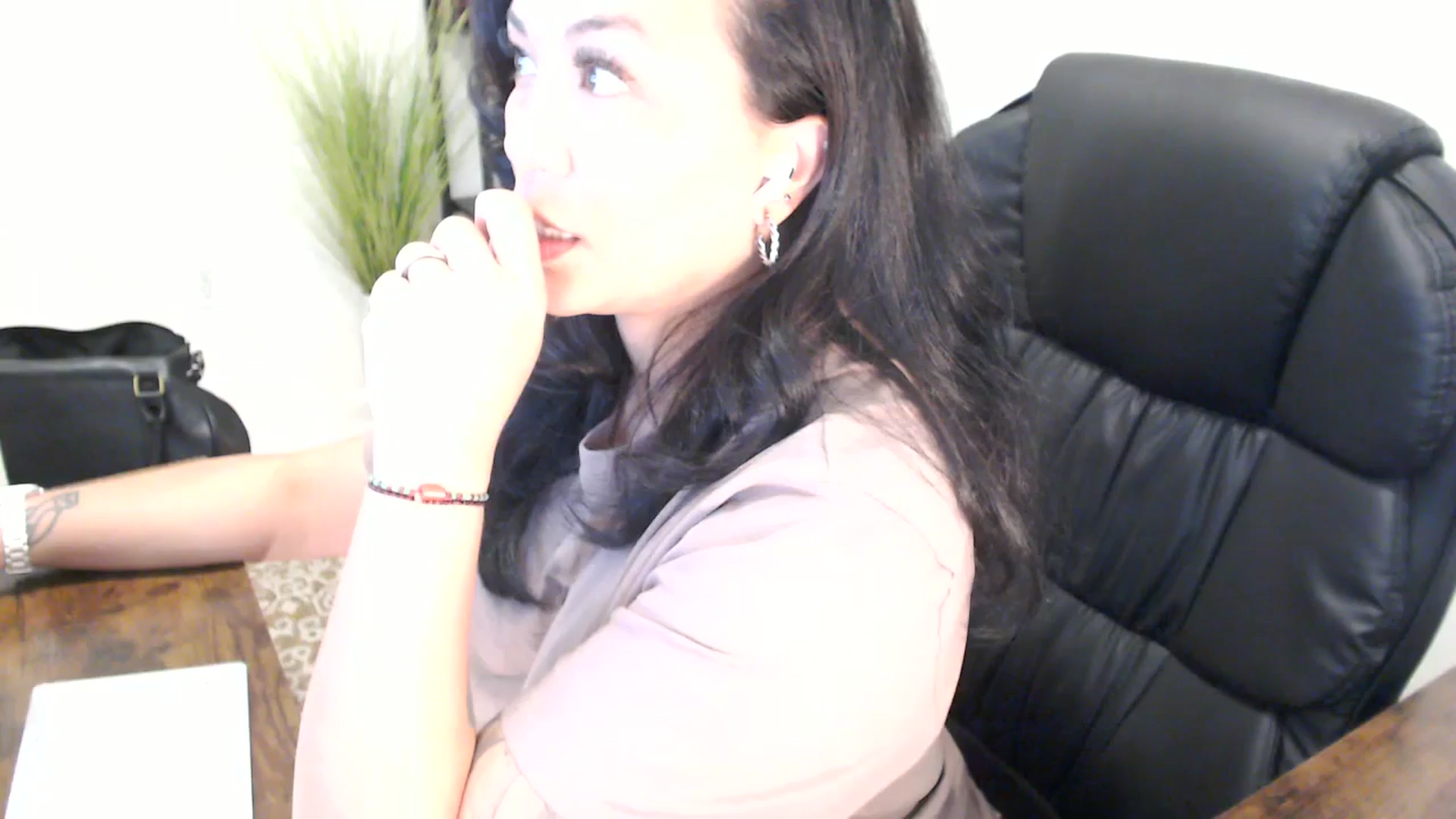 Gallery image thumbnail from MickaylaStar's myfreecams stream on, 05/09/2025, 21:48 image 1 of 20