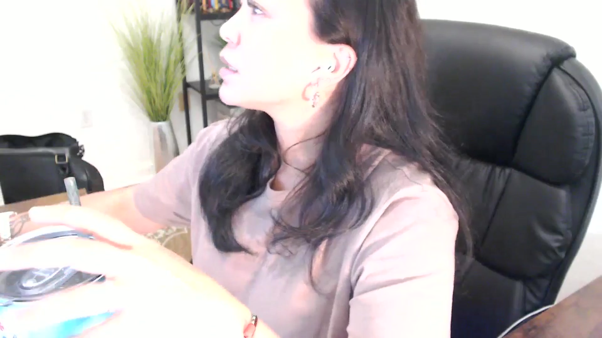Gallery image thumbnail from MickaylaStar's myfreecams stream on, 05/09/2025, 21:48 image 4 of 20