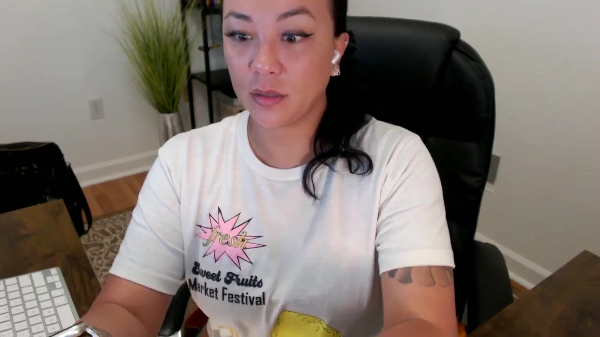 Gallery image thumbnail from MickaylaStar's myfreecams stream on, 05/12/2025, 16:15 image 7 of 20