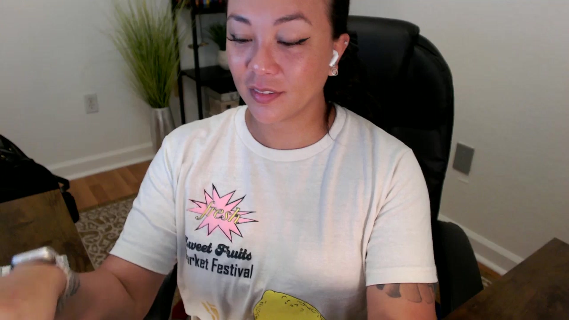 Gallery image thumbnail from MickaylaStar's myfreecams stream on, 05/12/2025, 16:15 image 19 of 20