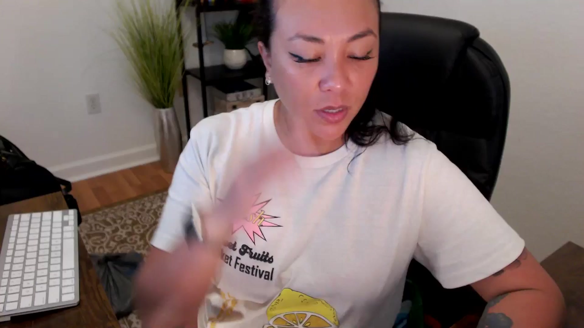 Gallery image thumbnail from MickaylaStar's myfreecams stream on, 05/12/2025, 17:33 image 12 of 20