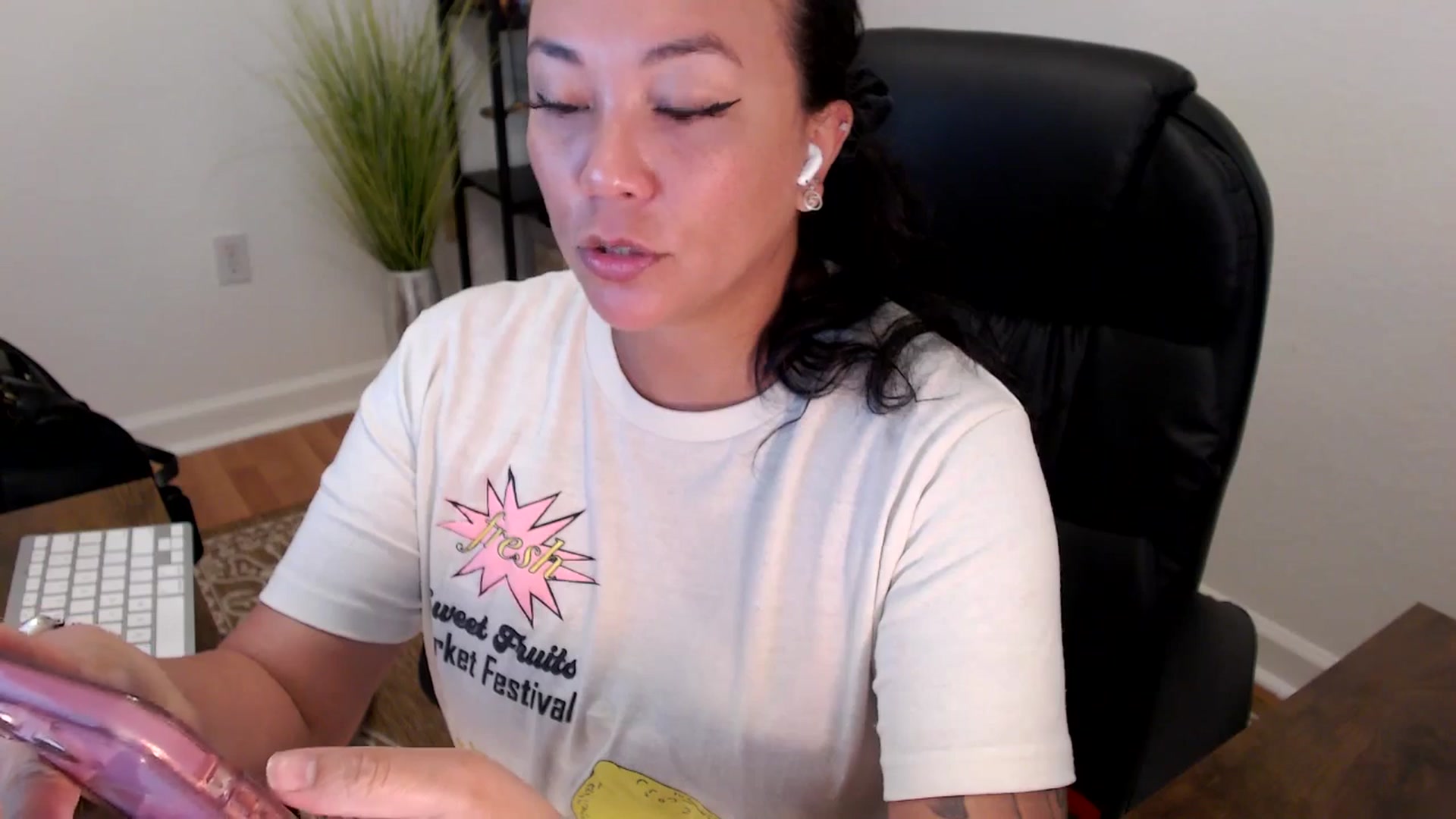Gallery image thumbnail from MickaylaStar's myfreecams stream on, 05/12/2025, 17:33 image 9 of 20
