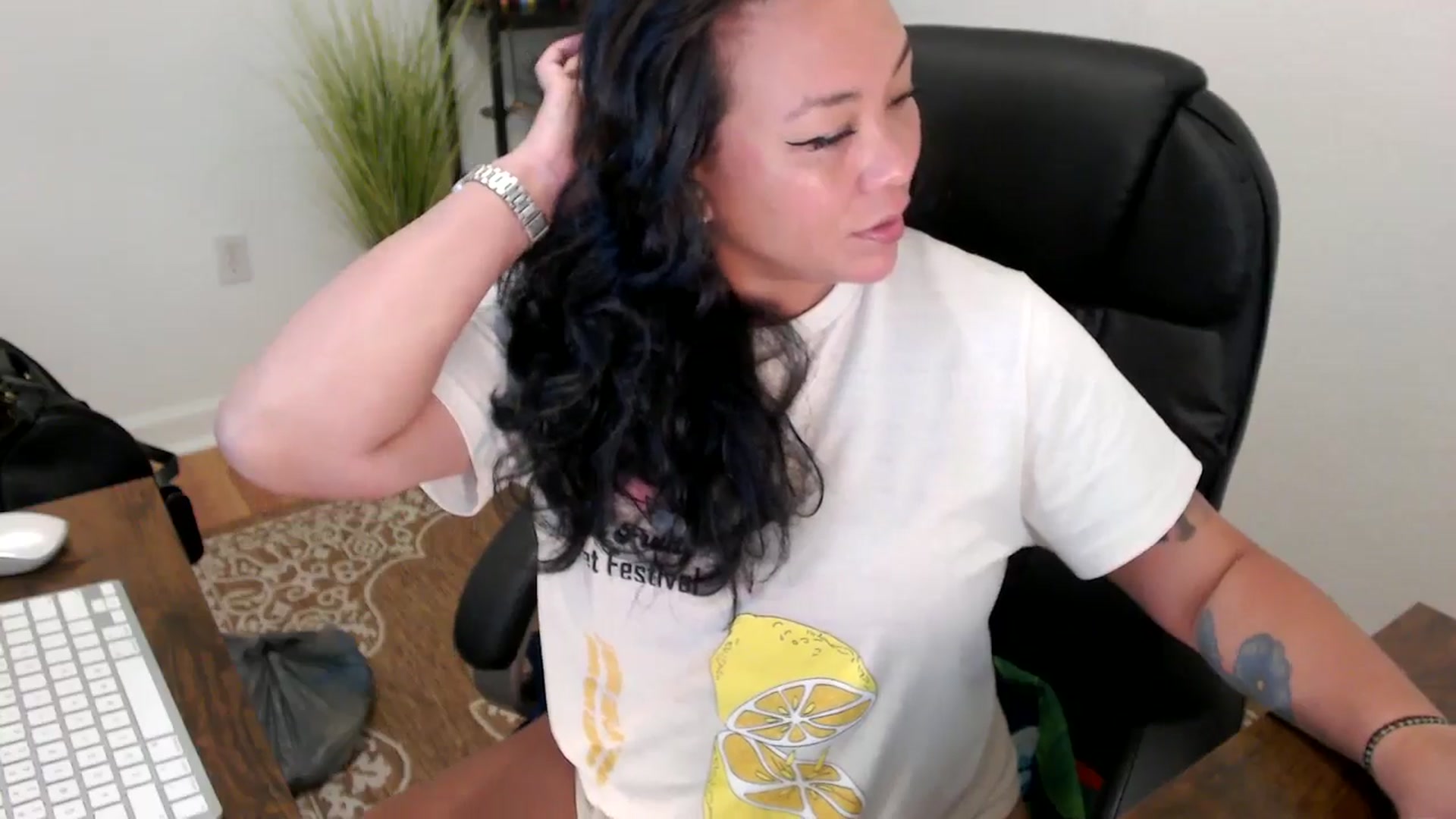 Gallery image thumbnail from MickaylaStar's myfreecams stream on, 05/12/2025, 17:56 image 15 of 20