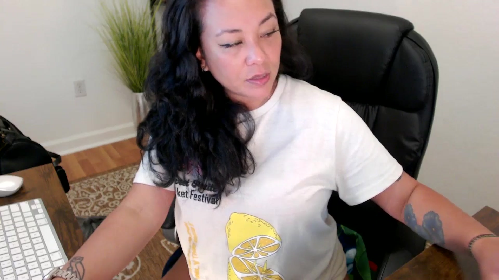 Gallery image thumbnail from MickaylaStar's myfreecams stream on, 05/12/2025, 17:56 image 16 of 20