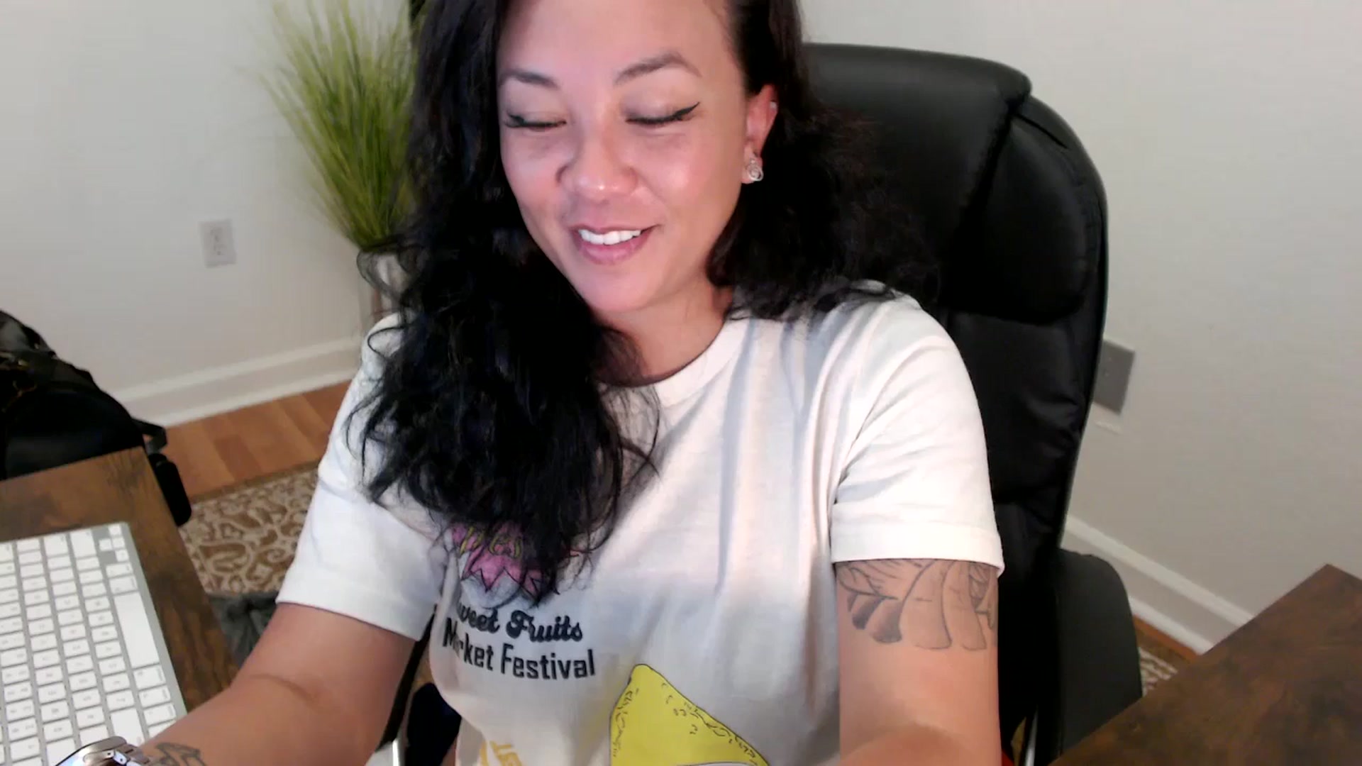 Gallery image thumbnail from MickaylaStar's myfreecams stream on, 05/12/2025, 18:23 image 8 of 20