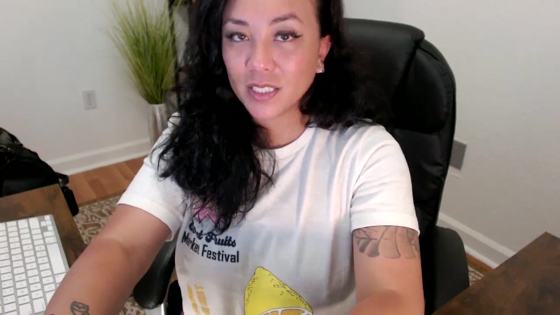 Gallery image thumbnail from MickaylaStar's myfreecams stream on, 05/12/2025, 18:23 image 9 of 20