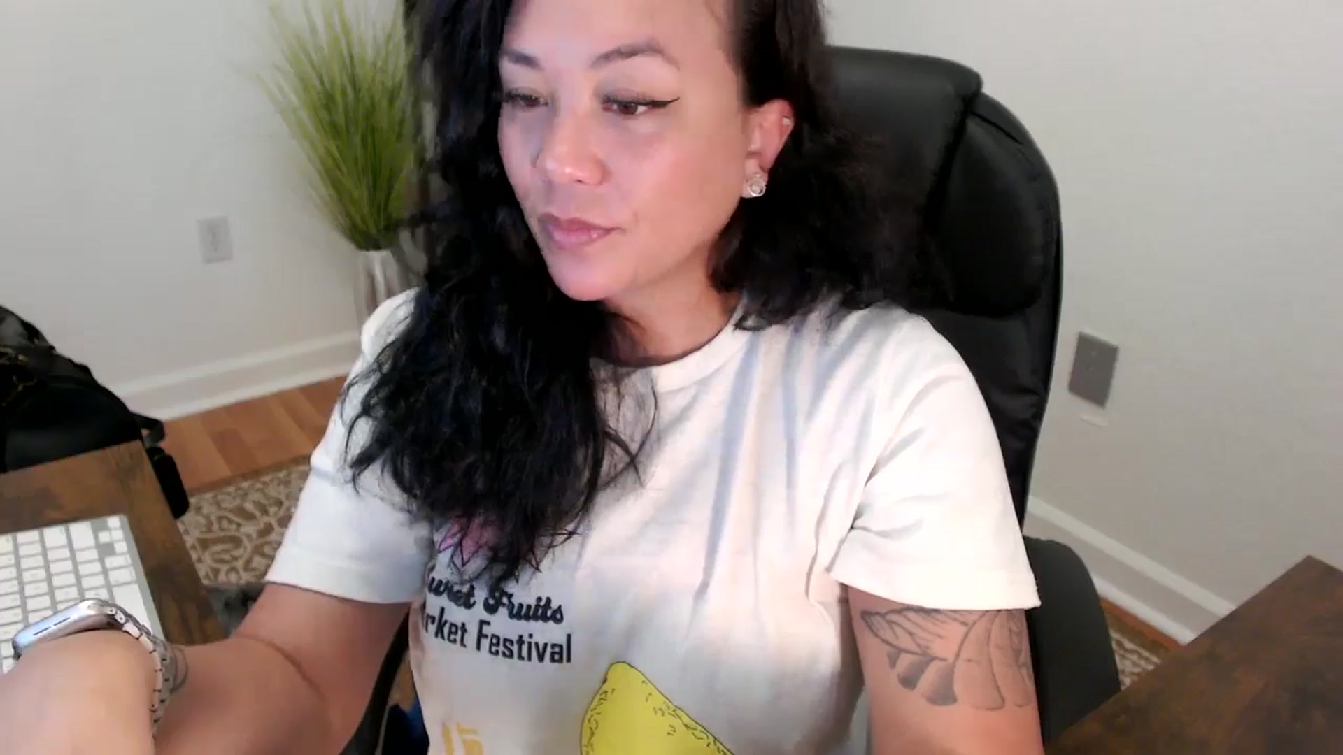 Gallery image thumbnail from MickaylaStar's myfreecams stream on, 05/12/2025, 18:23 image 6 of 20