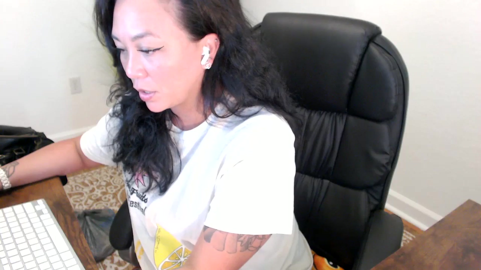 Gallery image thumbnail from MickaylaStar's myfreecams stream on, 05/12/2025, 20:17 image 19 of 20