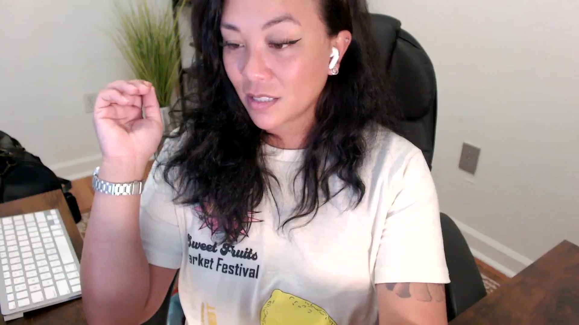 Gallery image thumbnail from MickaylaStar's myfreecams stream on, 05/12/2025, 20:17 image 8 of 20