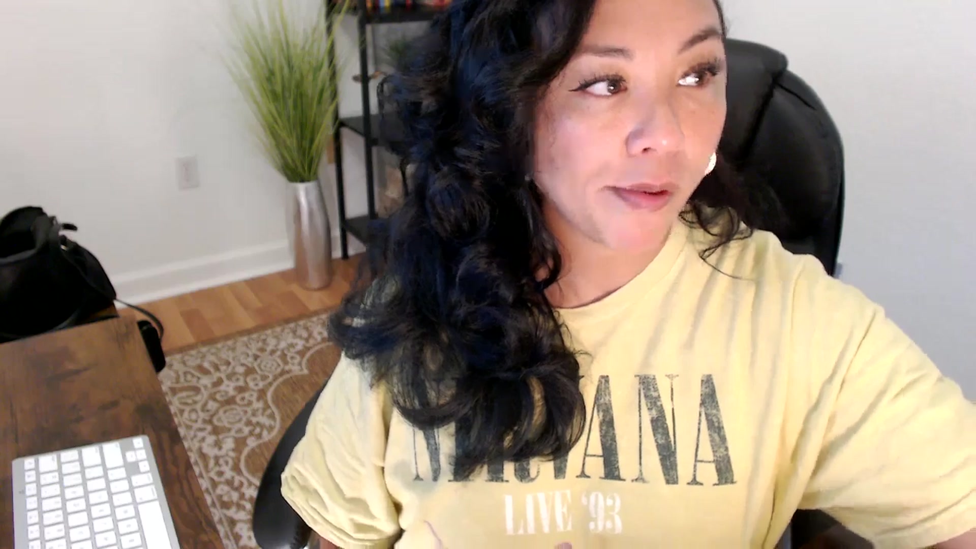 Gallery image thumbnail from MickaylaStar's myfreecams stream on, 05/13/2025, 15:23 image 14 of 20