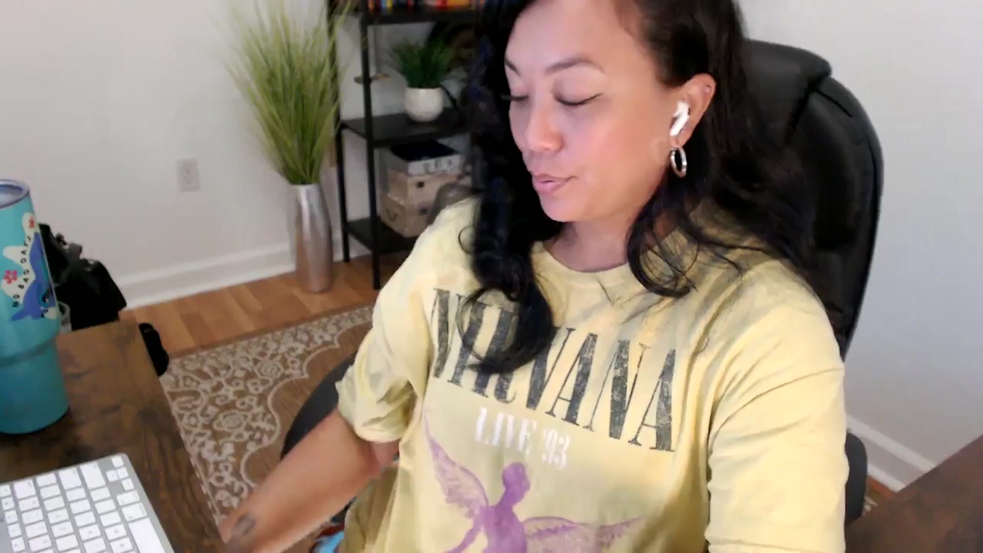 Gallery image thumbnail from MickaylaStar's myfreecams stream on, 05/13/2025, 16:54 image 2 of 20