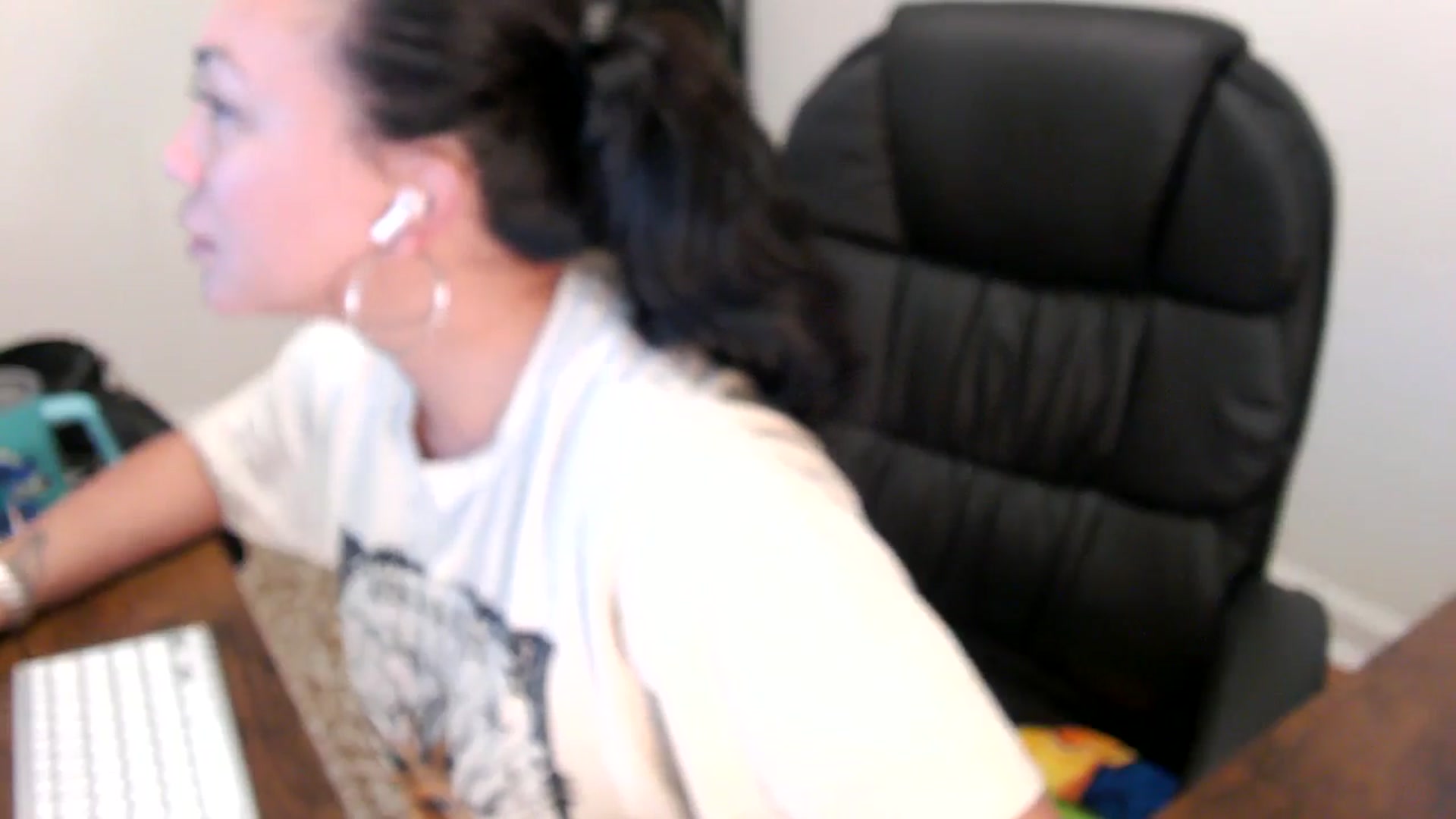 Gallery image thumbnail from MickaylaStar's myfreecams stream on, 05/14/2025, 16:04 image 13 of 20
