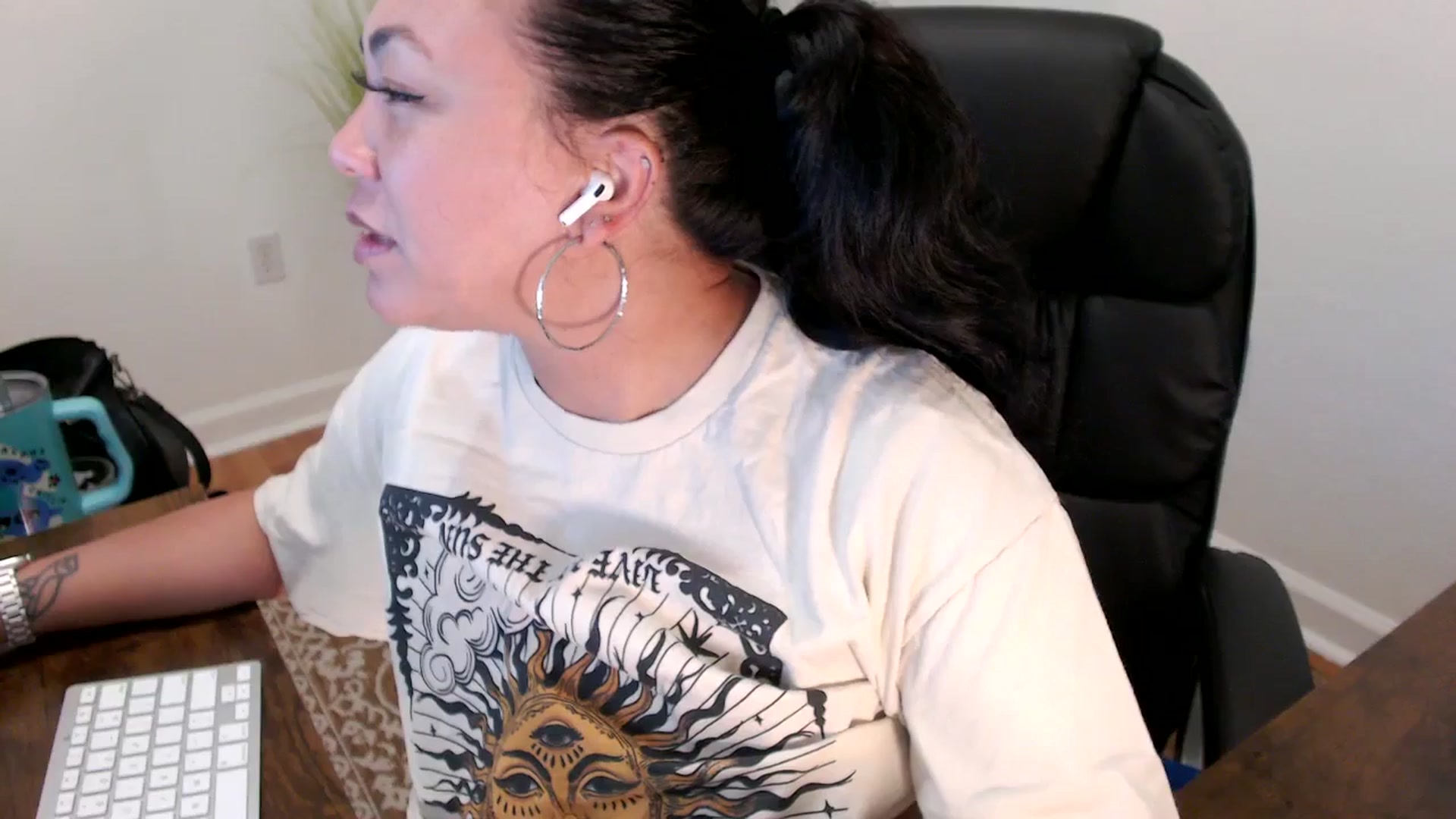 Gallery image thumbnail from MickaylaStar's myfreecams stream on, 05/14/2025, 16:04 image 17 of 20