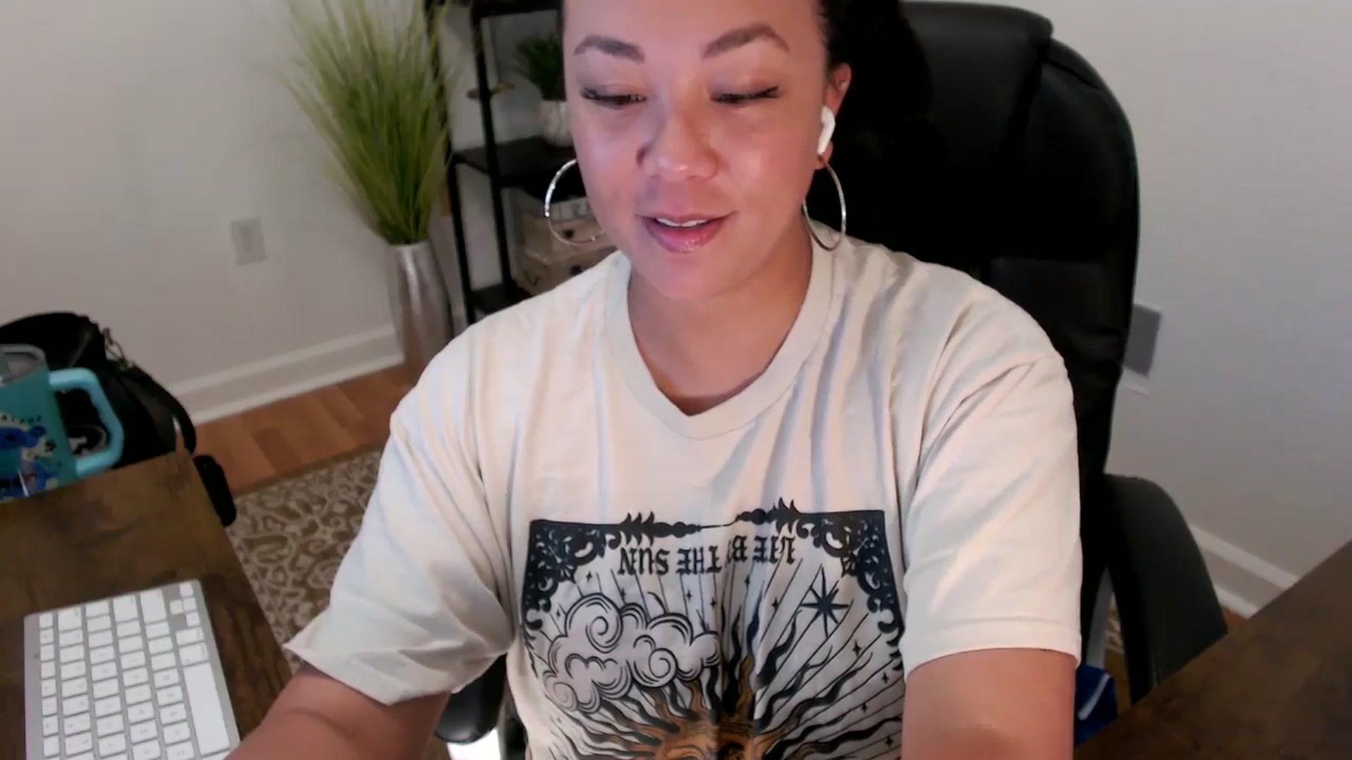 Gallery image thumbnail from MickaylaStar's myfreecams stream on, 05/14/2025, 16:04 image 12 of 20