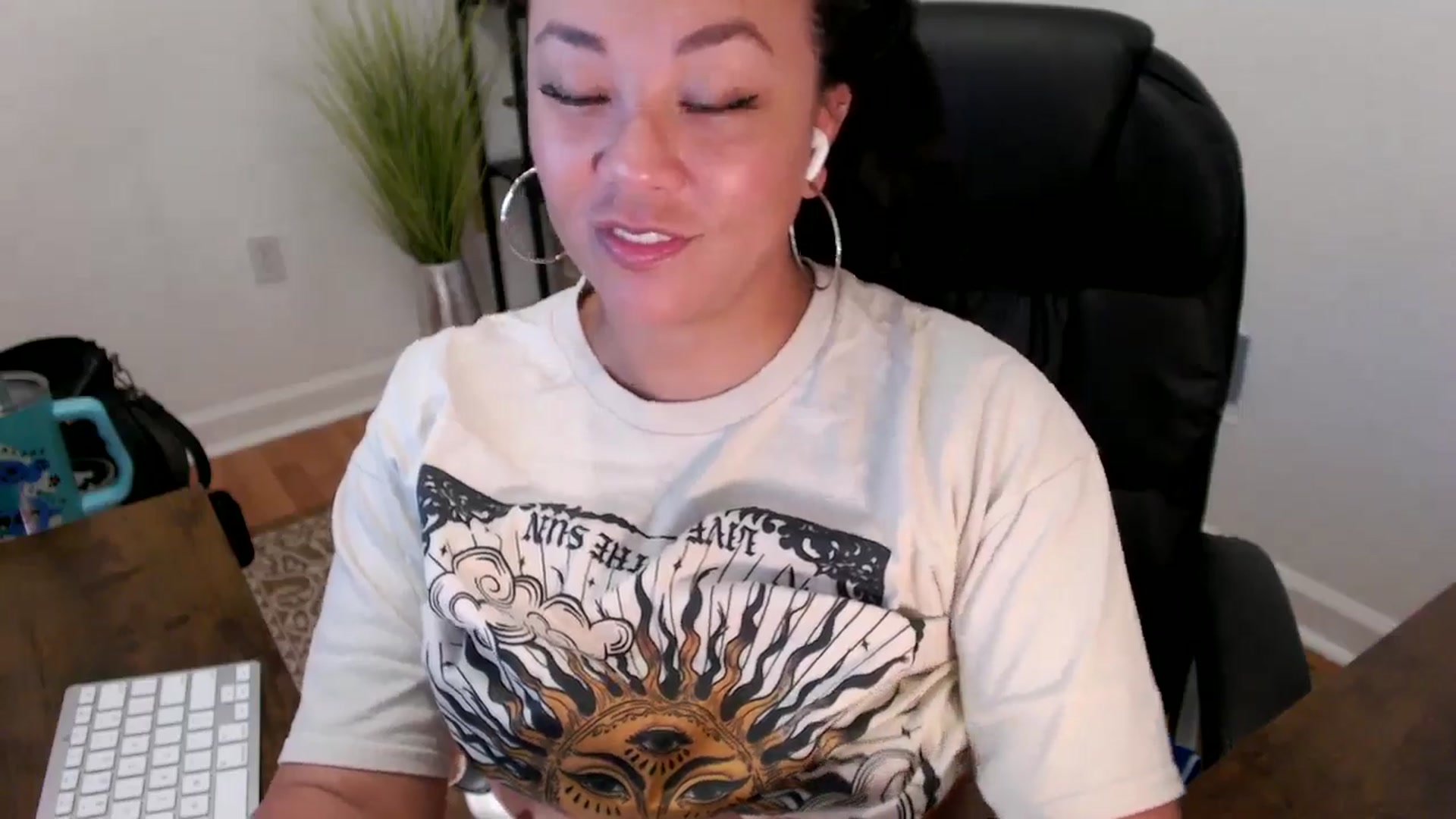 Gallery image thumbnail from MickaylaStar's myfreecams stream on, 05/14/2025, 16:04 image 19 of 20