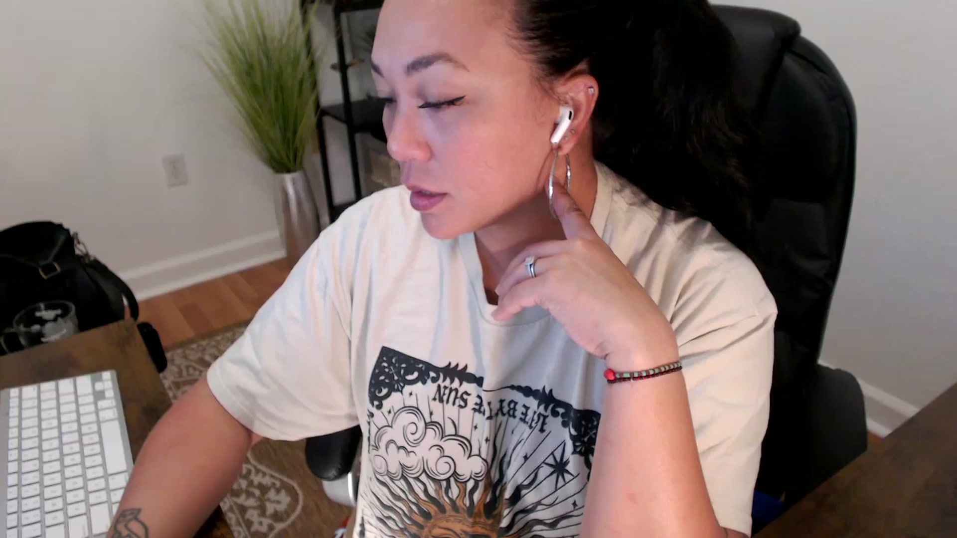 Gallery image thumbnail from MickaylaStar's myfreecams stream on, 05/14/2025, 16:04 image 6 of 20