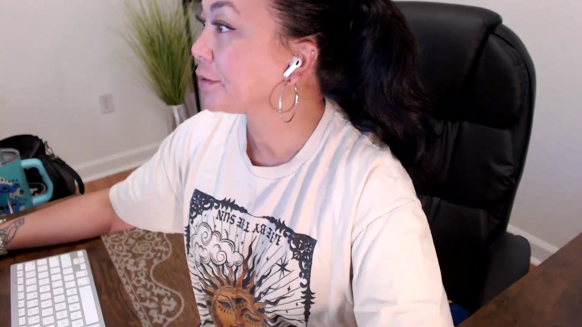 Gallery image thumbnail from MickaylaStar's myfreecams stream on, 05/14/2025, 16:04 image 10 of 20