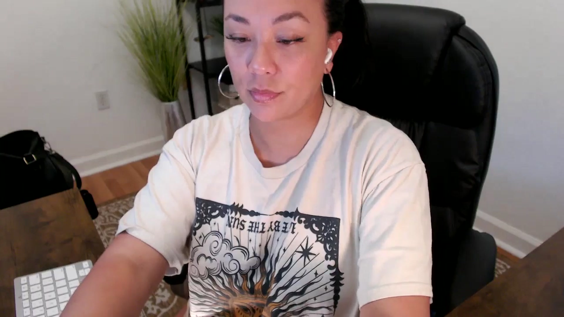 Gallery image thumbnail from MickaylaStar's myfreecams stream on, 05/14/2025, 18:15 image 9 of 20