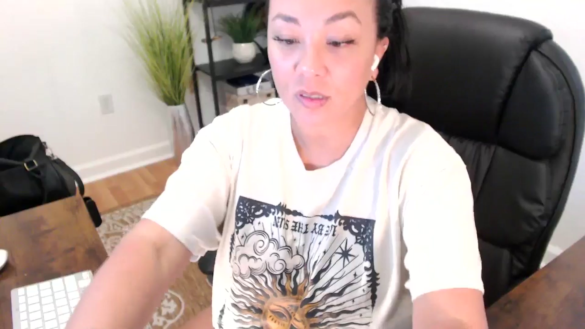 Gallery image thumbnail from MickaylaStar's myfreecams stream on, 05/14/2025, 18:38 image 17 of 20