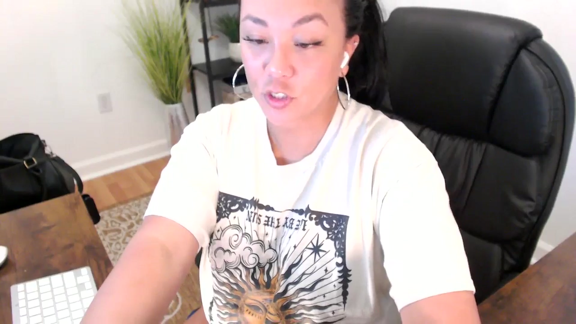 Gallery image thumbnail from MickaylaStar's myfreecams stream on, 05/14/2025, 18:38 image 18 of 20