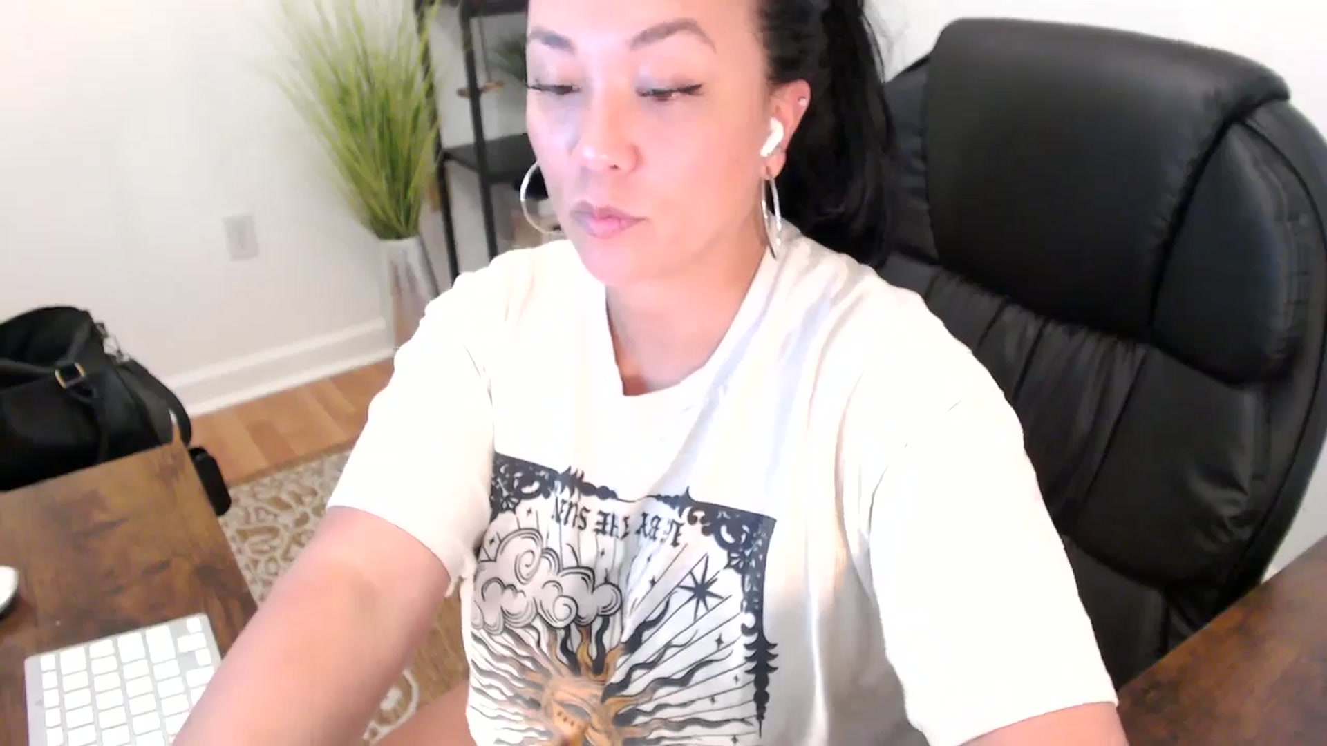 Gallery image thumbnail from MickaylaStar's myfreecams stream on, 05/14/2025, 18:38 image 16 of 20