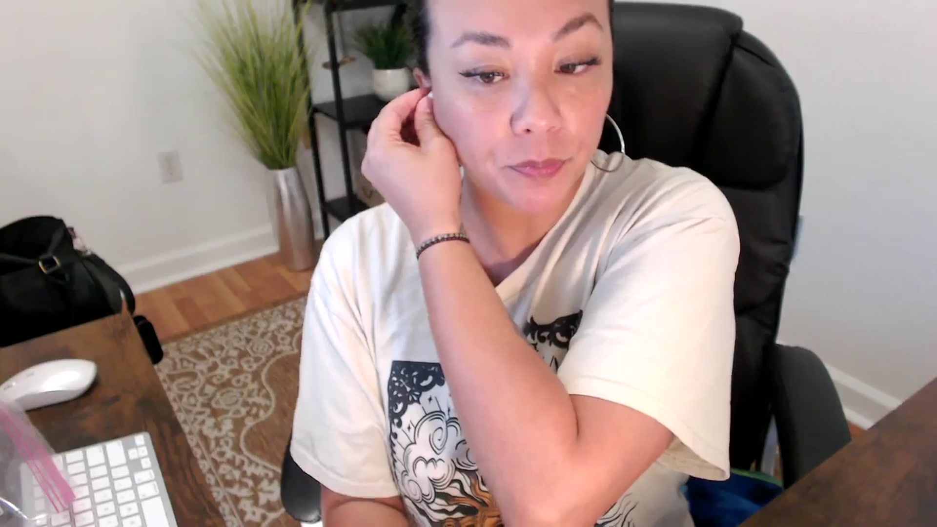 Gallery image thumbnail from MickaylaStar's myfreecams stream on, 05/14/2025, 18:38 image 4 of 20
