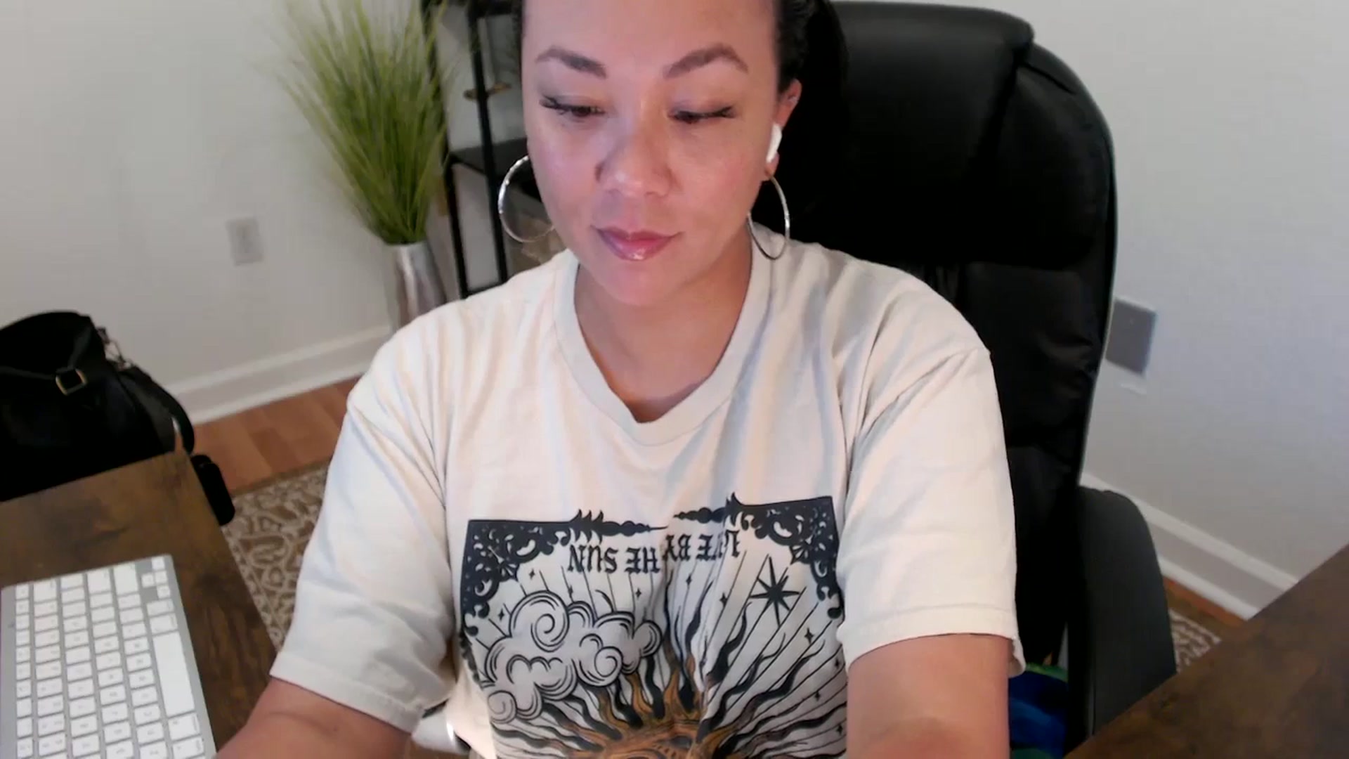 Gallery image thumbnail from MickaylaStar's myfreecams stream on, 05/14/2025, 19:27 image 4 of 20
