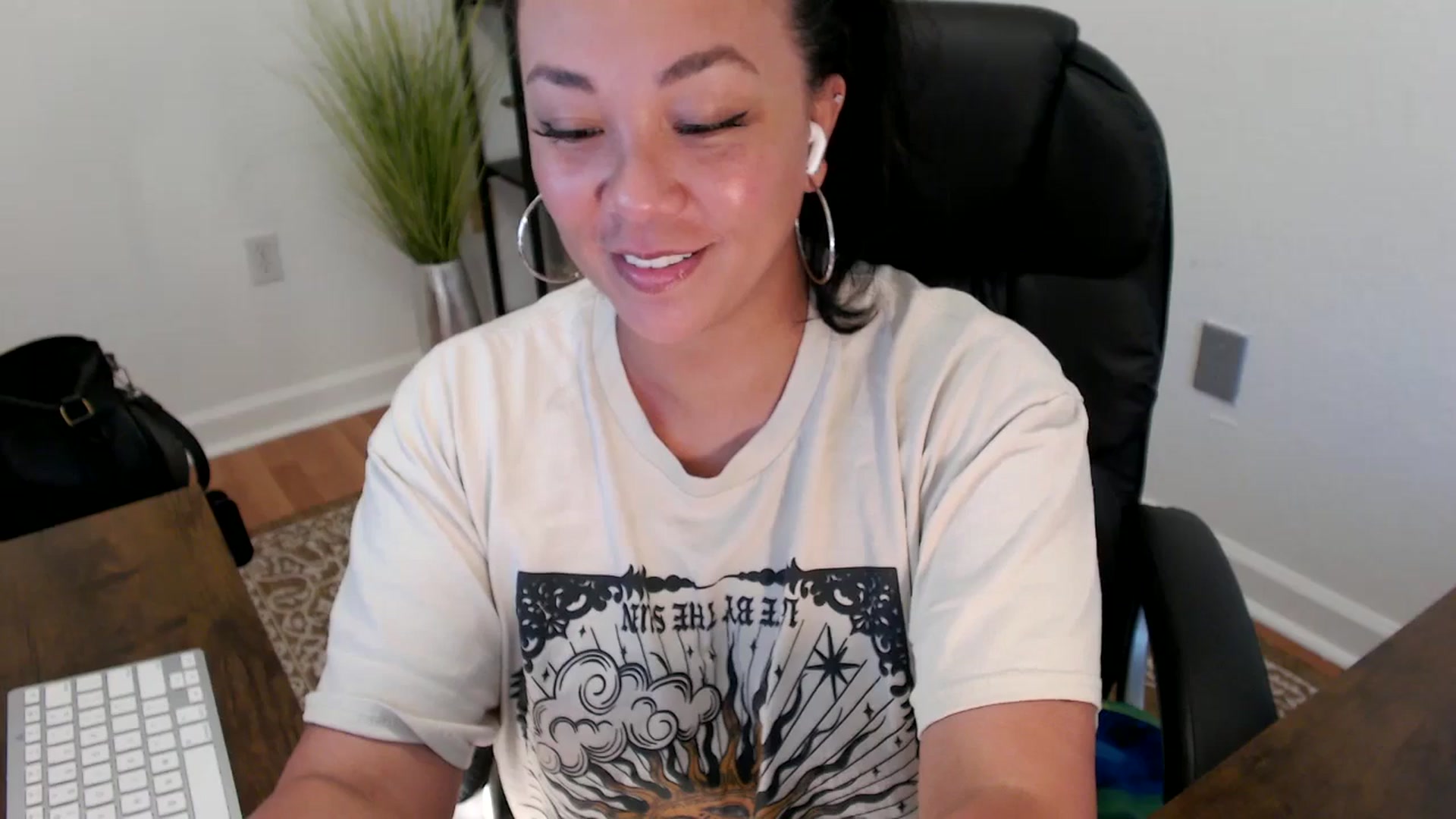 Gallery image thumbnail from MickaylaStar's myfreecams stream on, 05/14/2025, 19:27 image 15 of 20