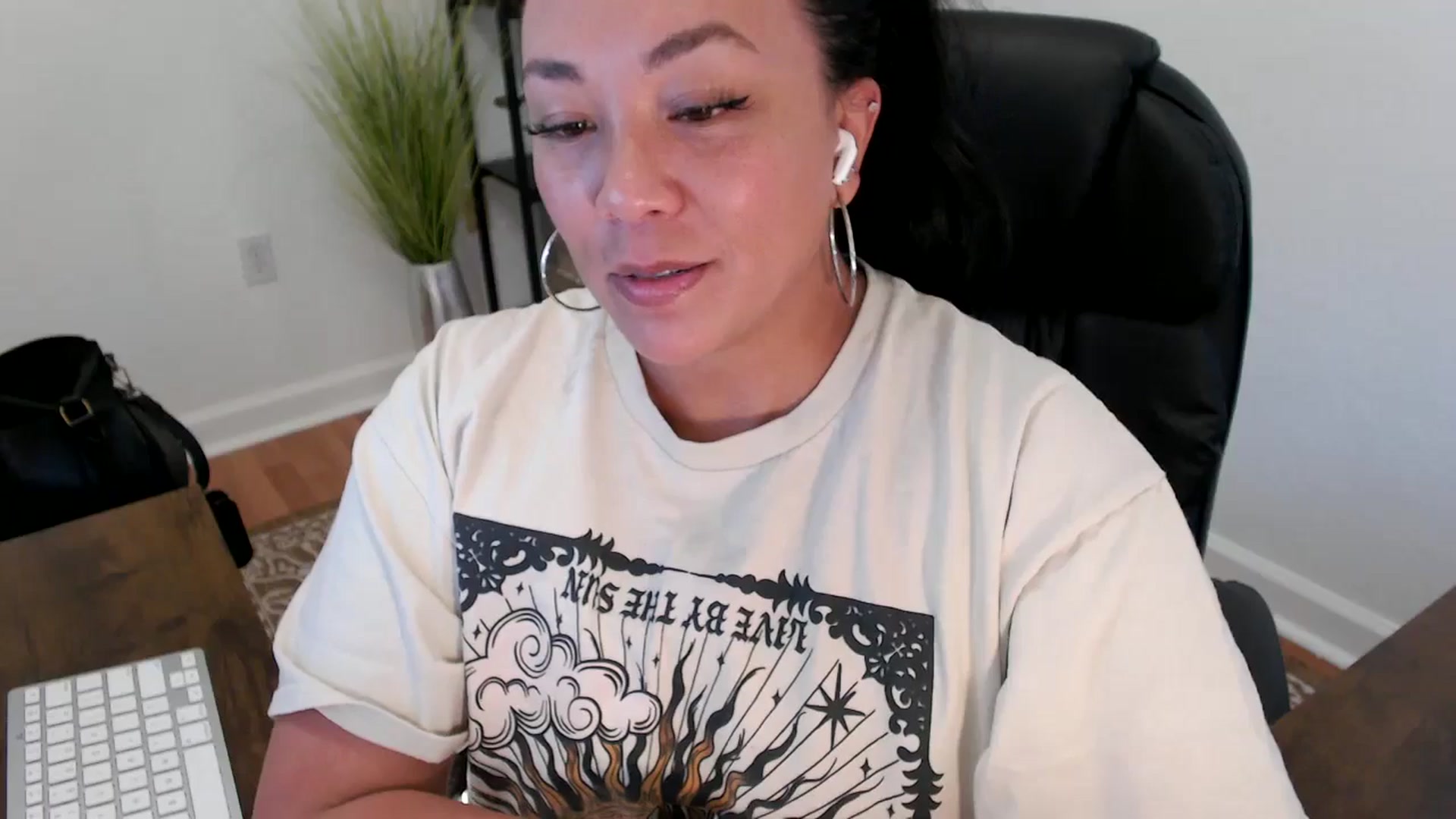 Gallery image thumbnail from MickaylaStar's myfreecams stream on, 05/14/2025, 20:04 image 5 of 20