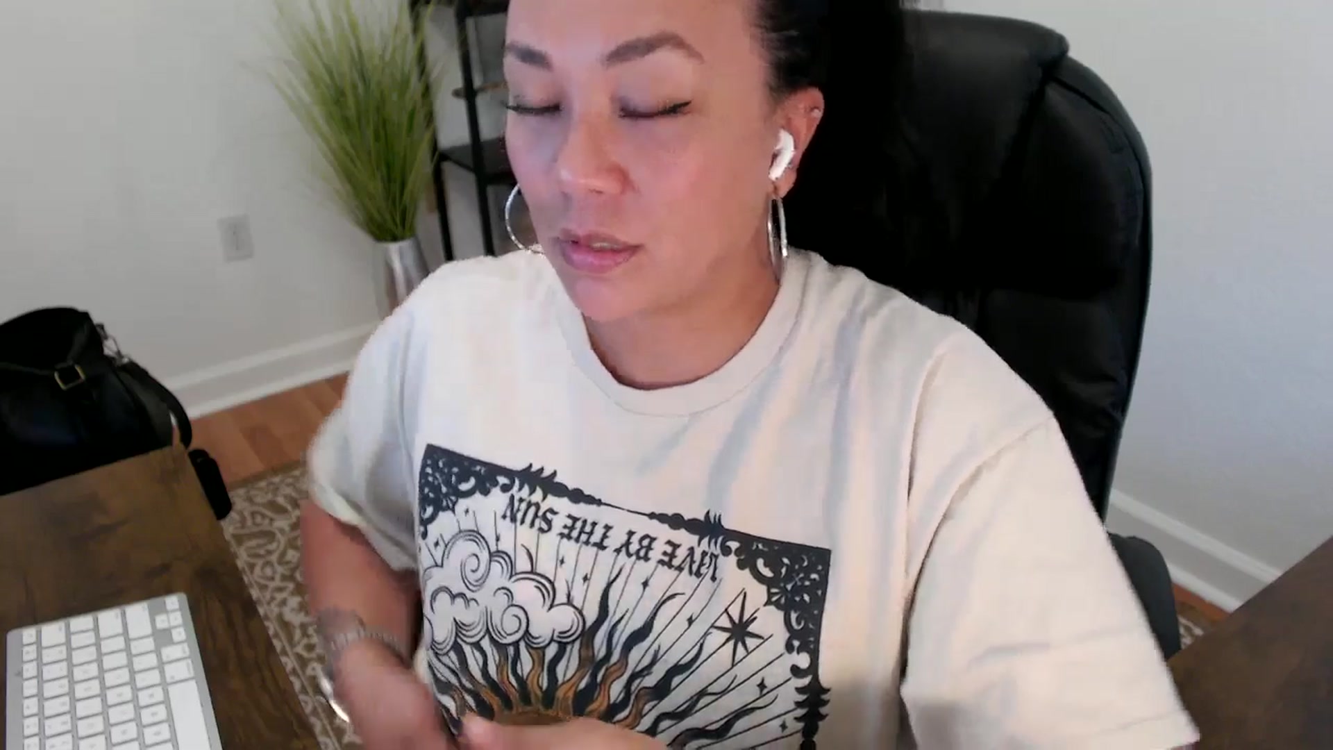 Gallery image thumbnail from MickaylaStar's myfreecams stream on, 05/14/2025, 20:04 image 6 of 20