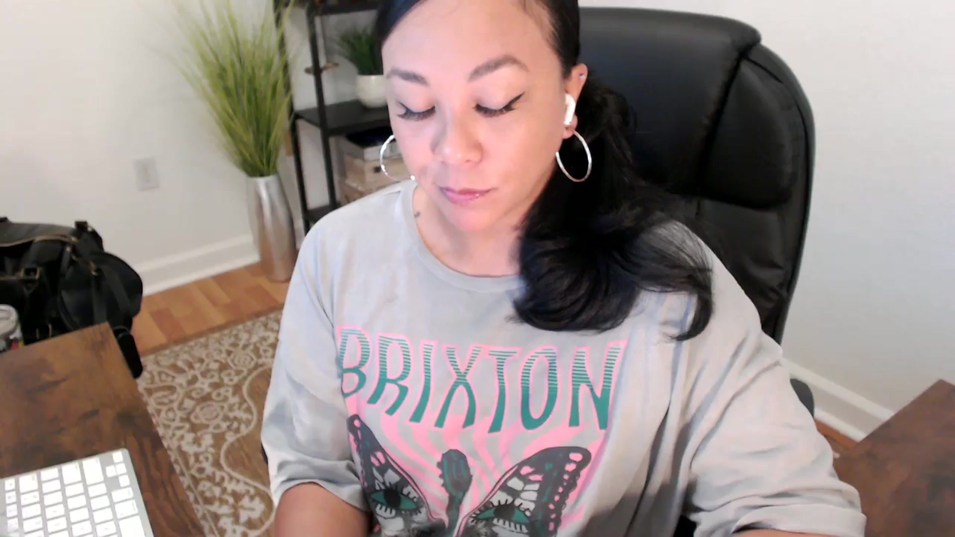 Gallery image thumbnail from MickaylaStar's myfreecams stream on, 05/15/2025, 16:36 image 1 of 20