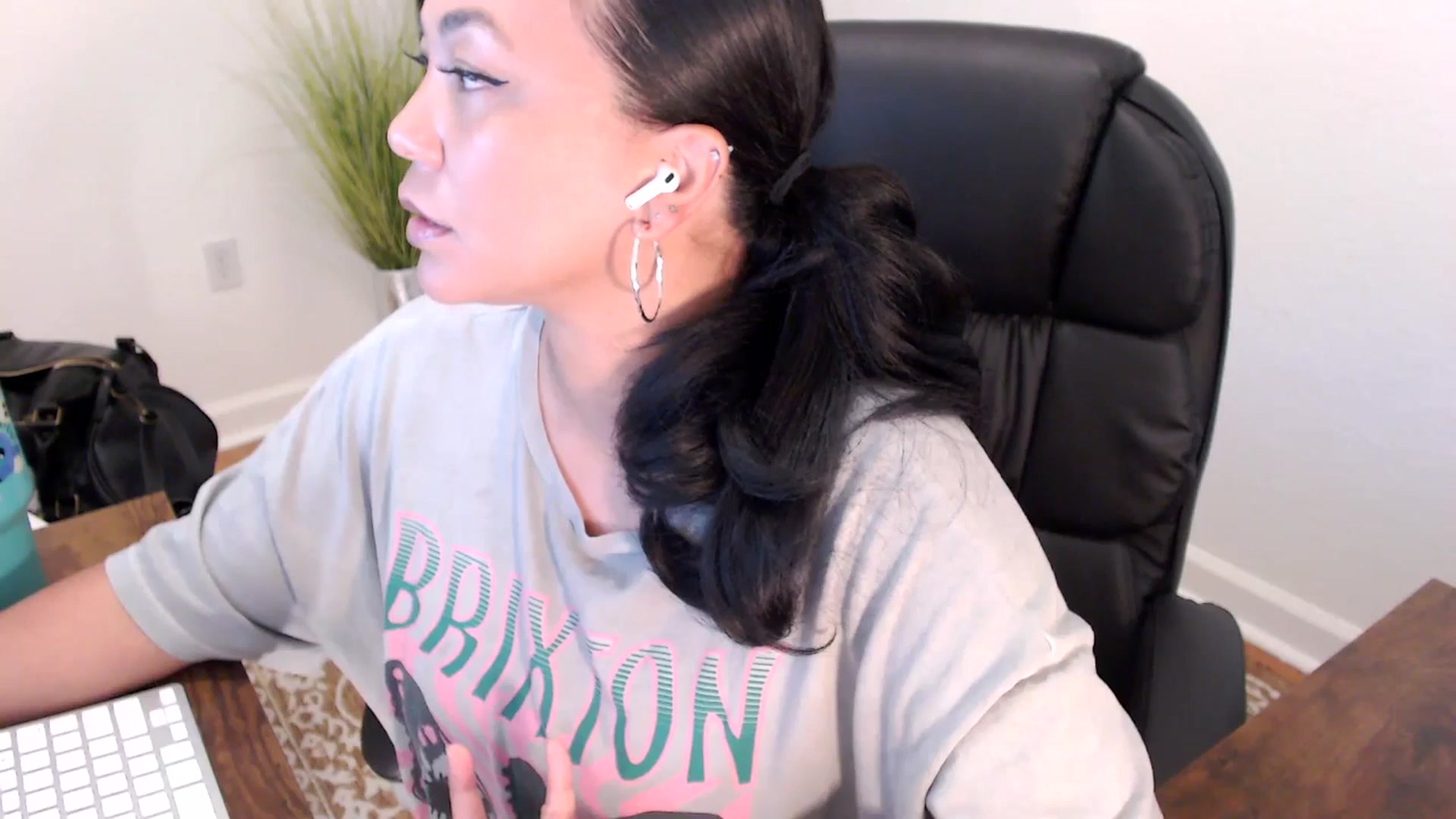 Gallery image thumbnail from MickaylaStar's myfreecams stream on, 05/15/2025, 16:55 image 6 of 20
