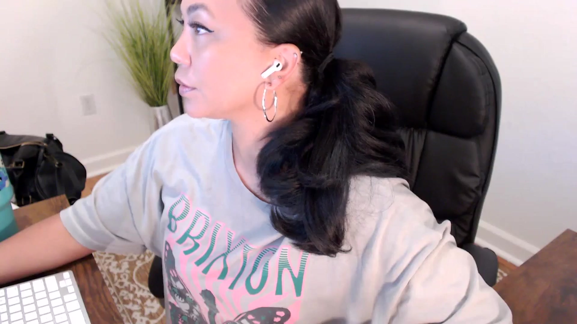 Gallery image thumbnail from MickaylaStar's myfreecams stream on, 05/15/2025, 16:55 image 2 of 20